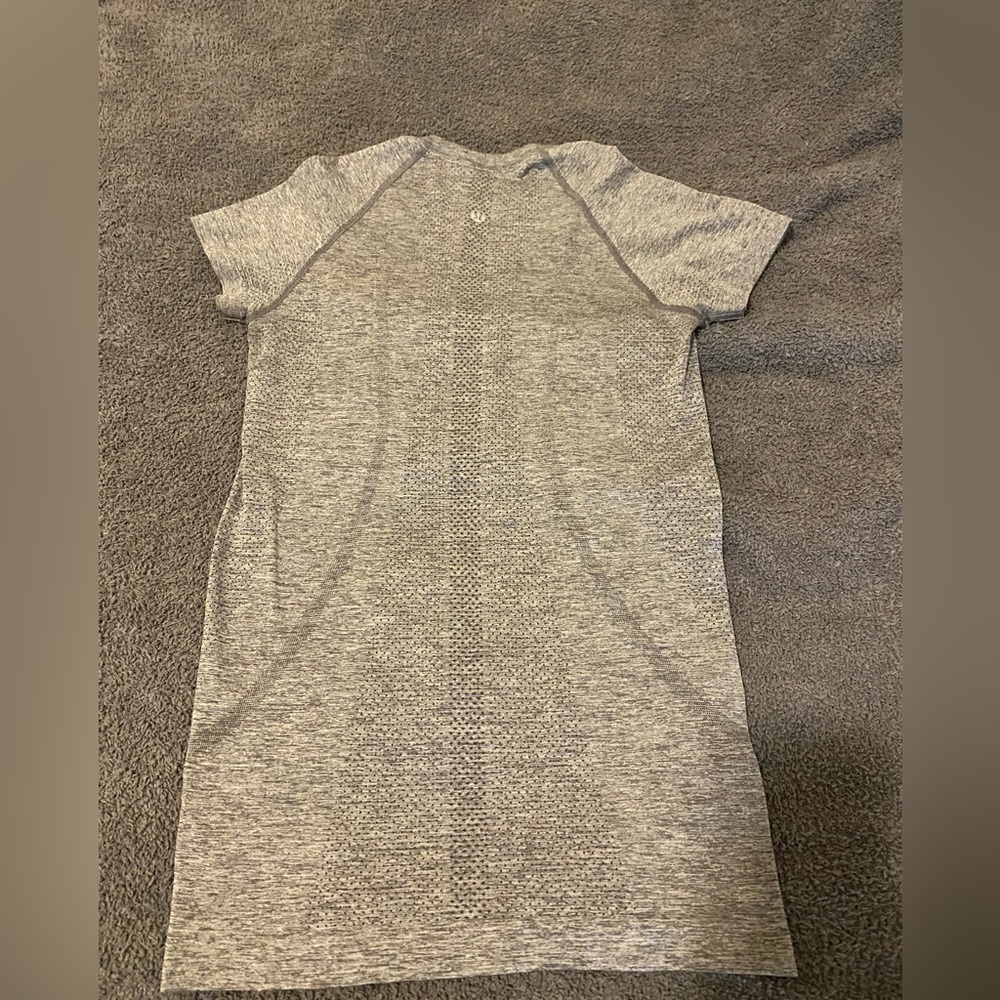 Lululemon swiftly tech size 4